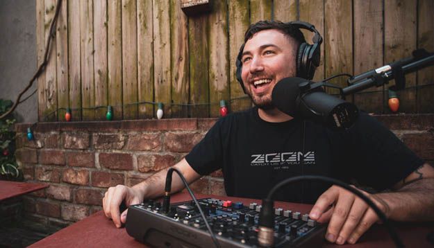   ZOOM L-8 LIVETRAK.jpg