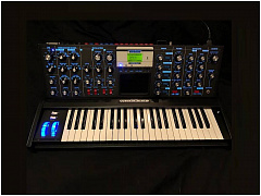   MOOG Voyager Electric Blue Edition