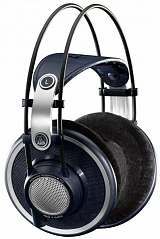   AKG K702